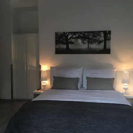 Midi Parkhotel Mitte Maison d'hôtes 3*