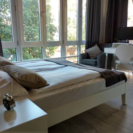 Midi Parkhotel Mitte Maison d'hôtes 3*