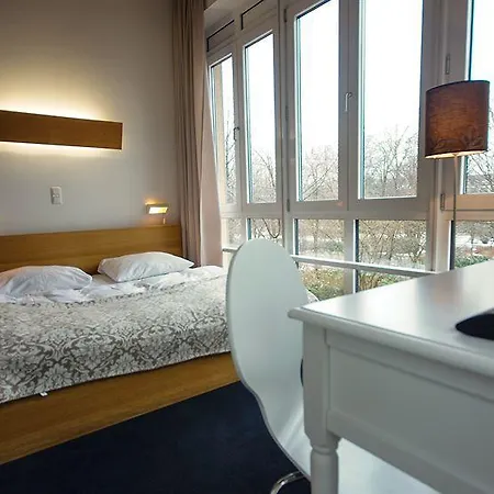 Gasthuis Midi Parkhotel Mitte 3*