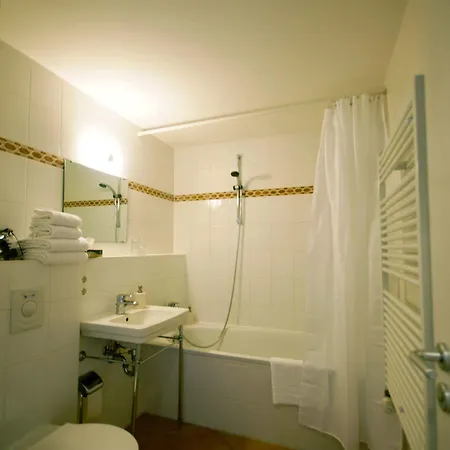 Pensión Midi Parkhotel Mitte 3*